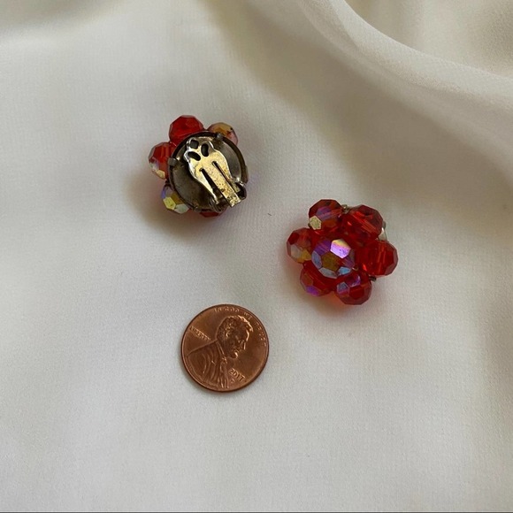 VTG Red Iridescent Bead Flower Clip Earrings - Picture 4 of 5